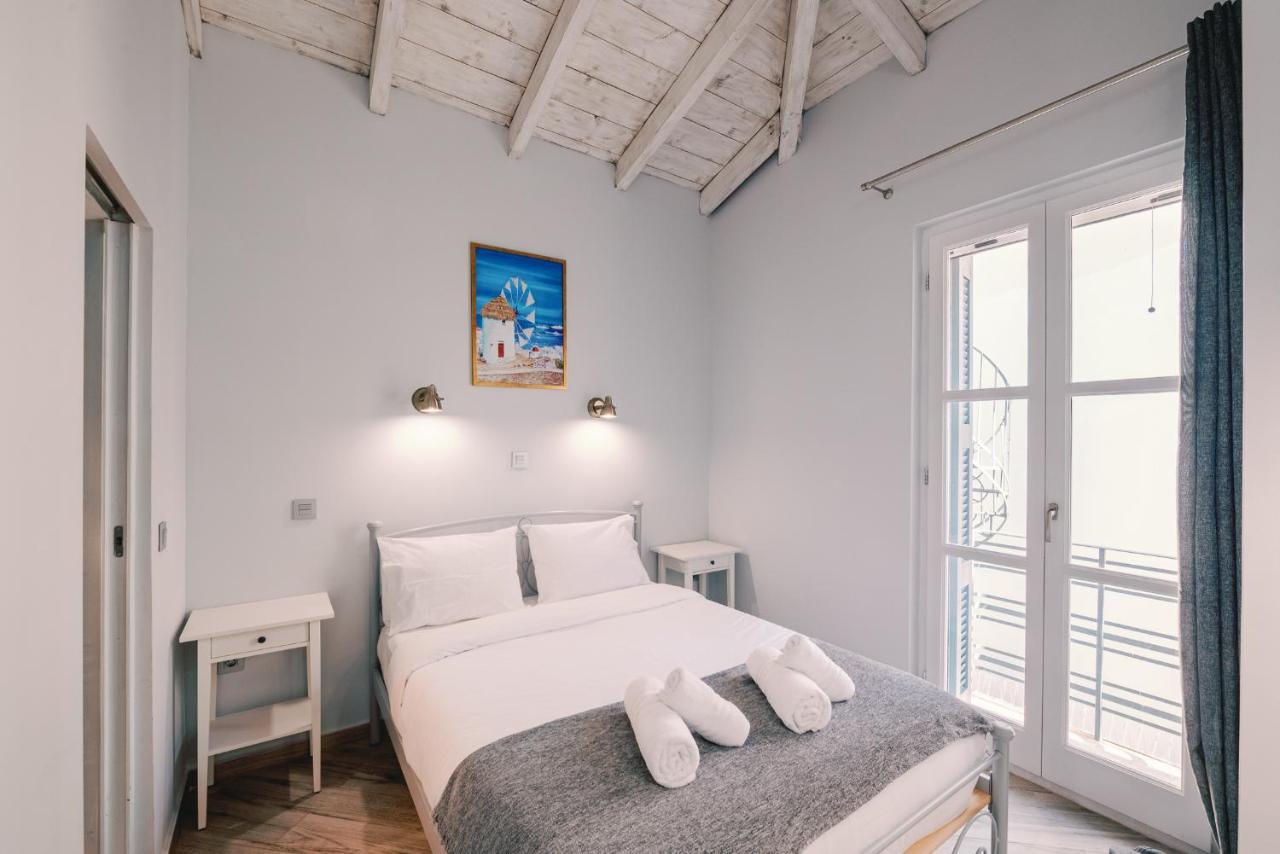 Philaenis Deluxe Double Room Balcony 3rd Floor